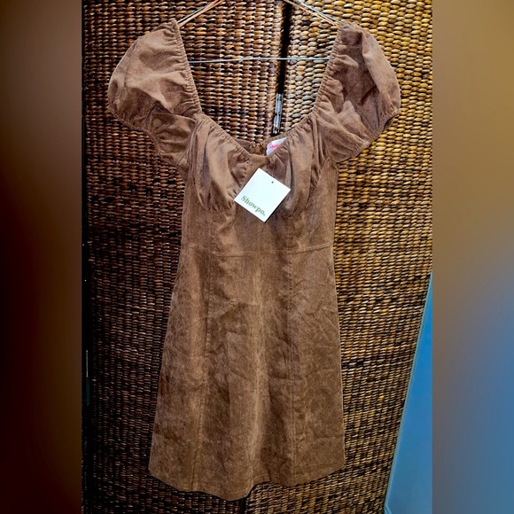 🧸⭐️ Super Cute Tan Corduroy Dress by Showpo ⭐️🧸 Size S / 8 BNWT - Picture 13 of 14